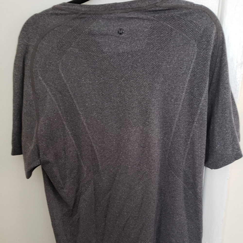 Gray Lululemon Mens Tshirt! Sz XL